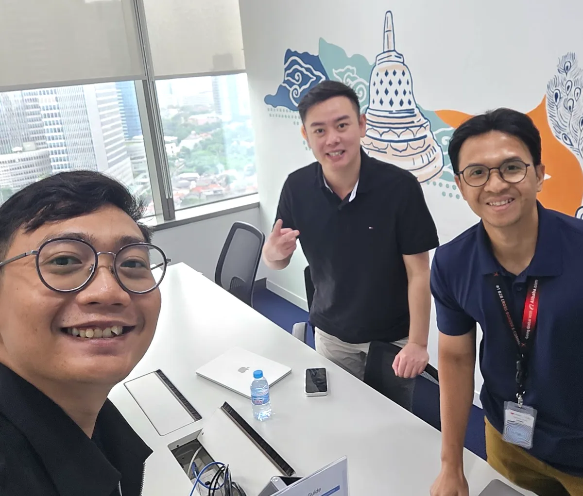 Tim Exporindo dalam pertemuan di kantor Alibaba.com Indonesia